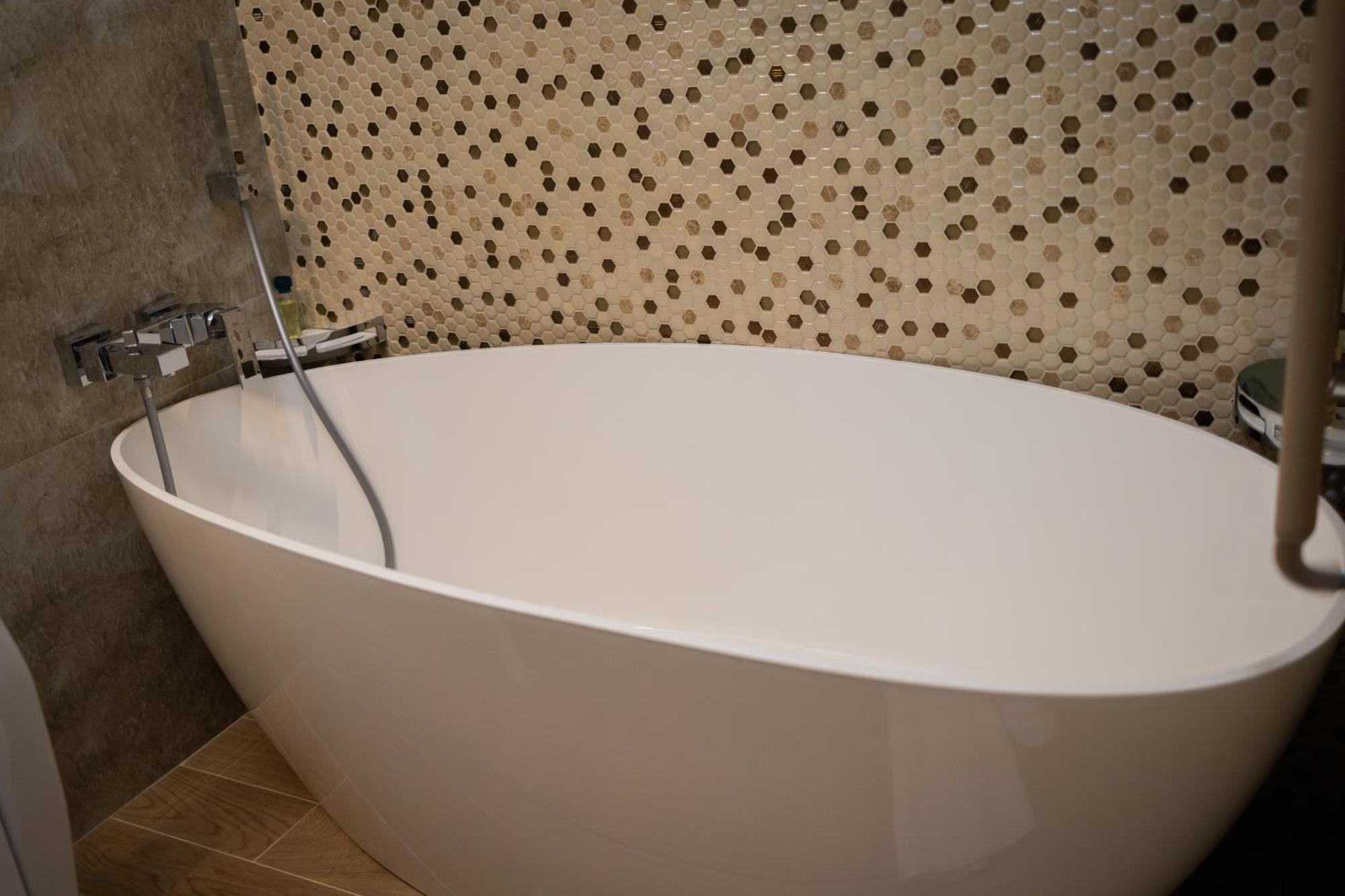 באלוטשטי Therme Criss מראה חיצוני תמונה